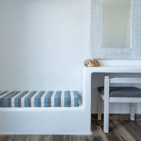 Hotel Iris ناوسا المظهر الخارجي الصورة