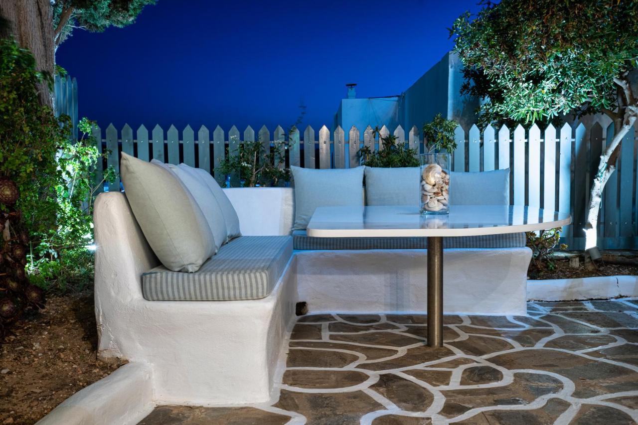 Hotel Iris ناوسا المظهر الخارجي الصورة