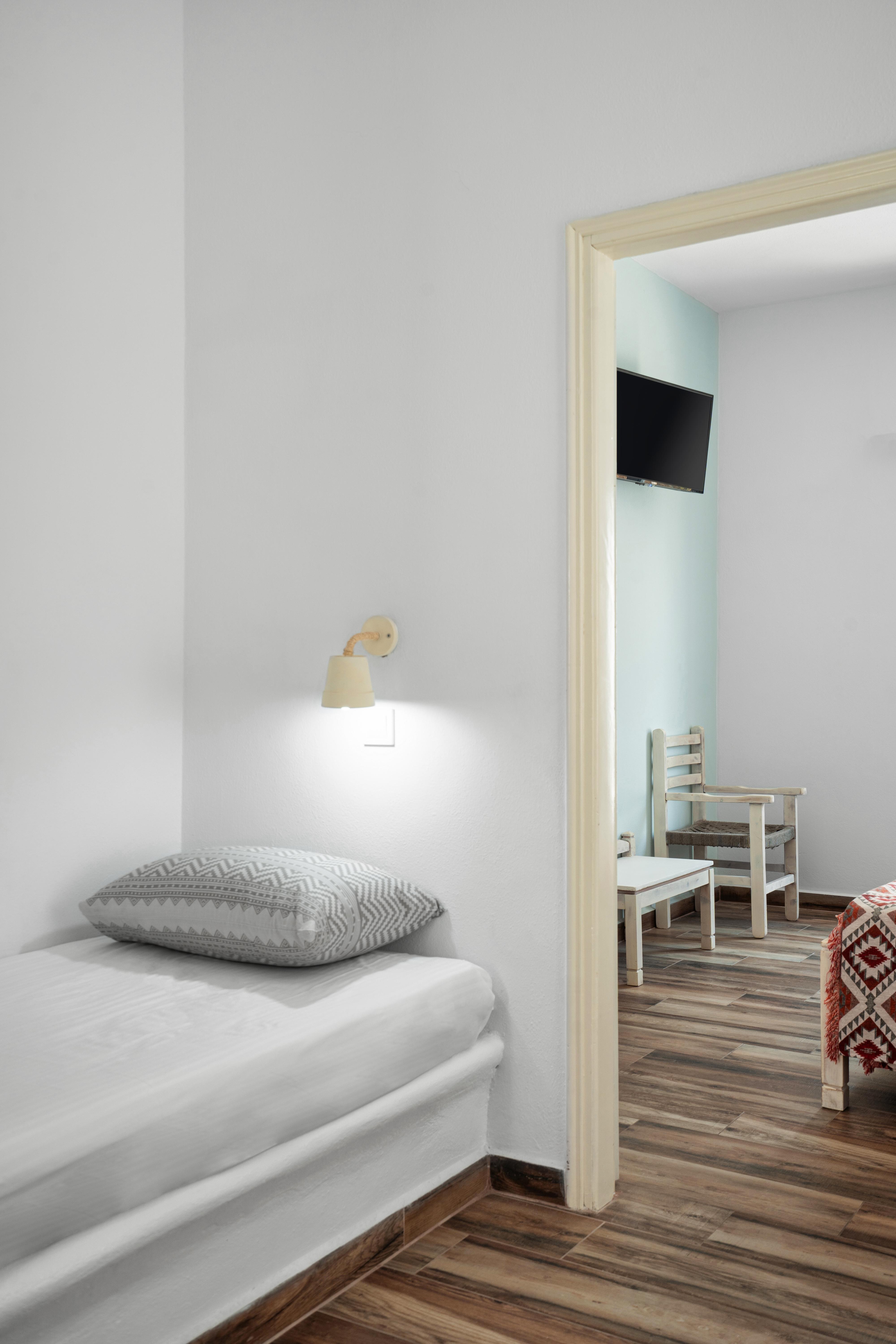 Hotel Iris ناوسا المظهر الخارجي الصورة