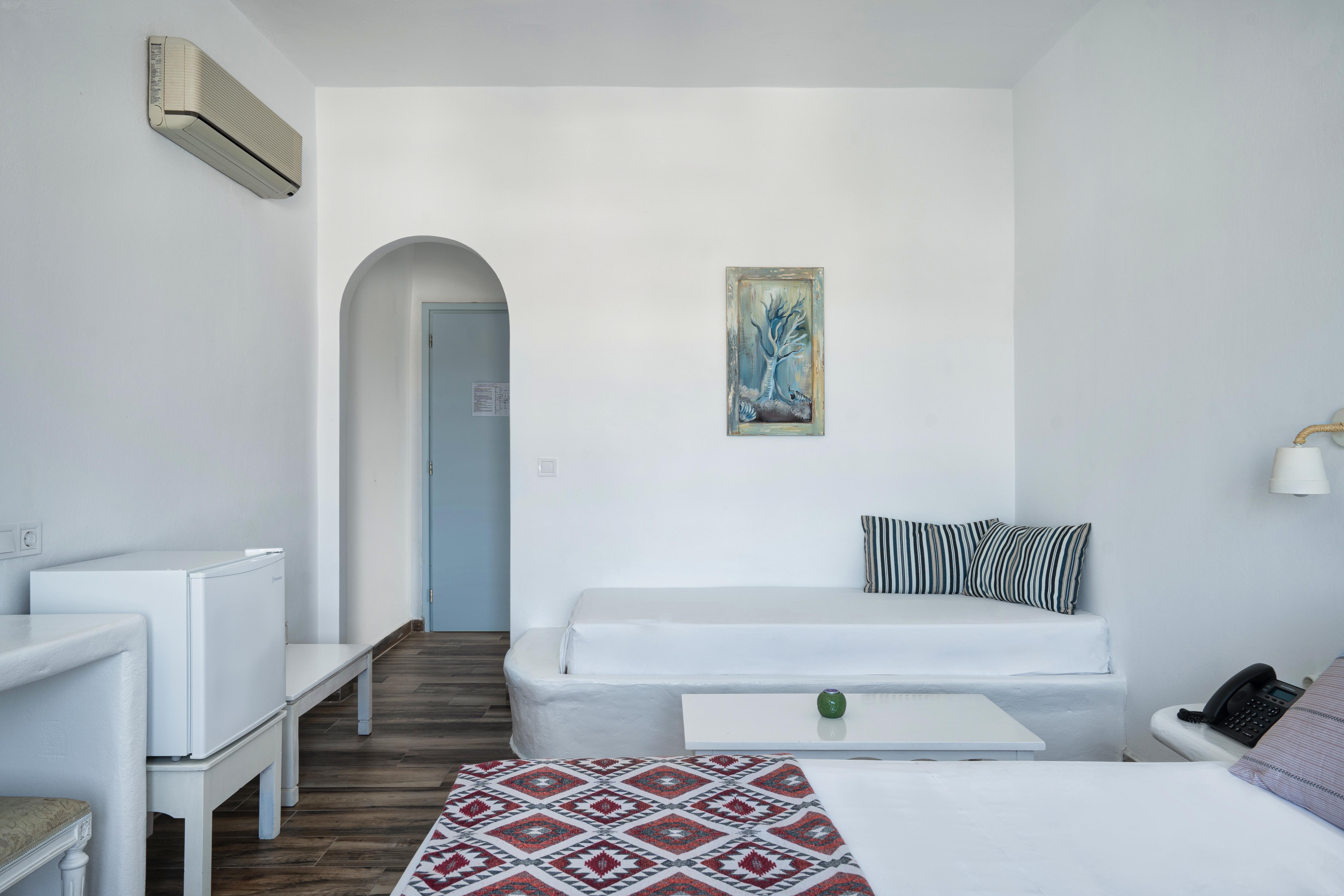Hotel Iris ناوسا المظهر الخارجي الصورة