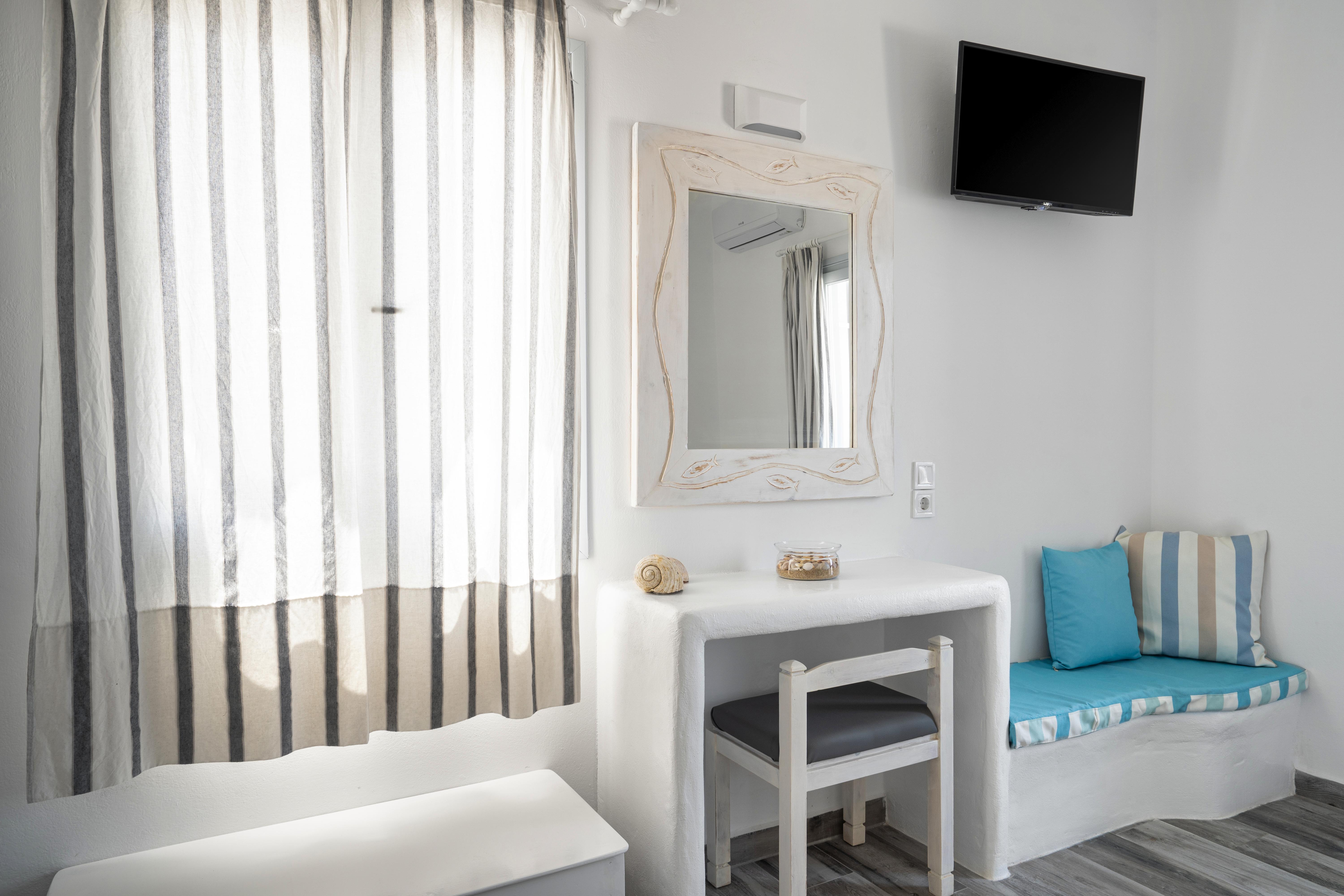 Hotel Iris ناوسا المظهر الخارجي الصورة