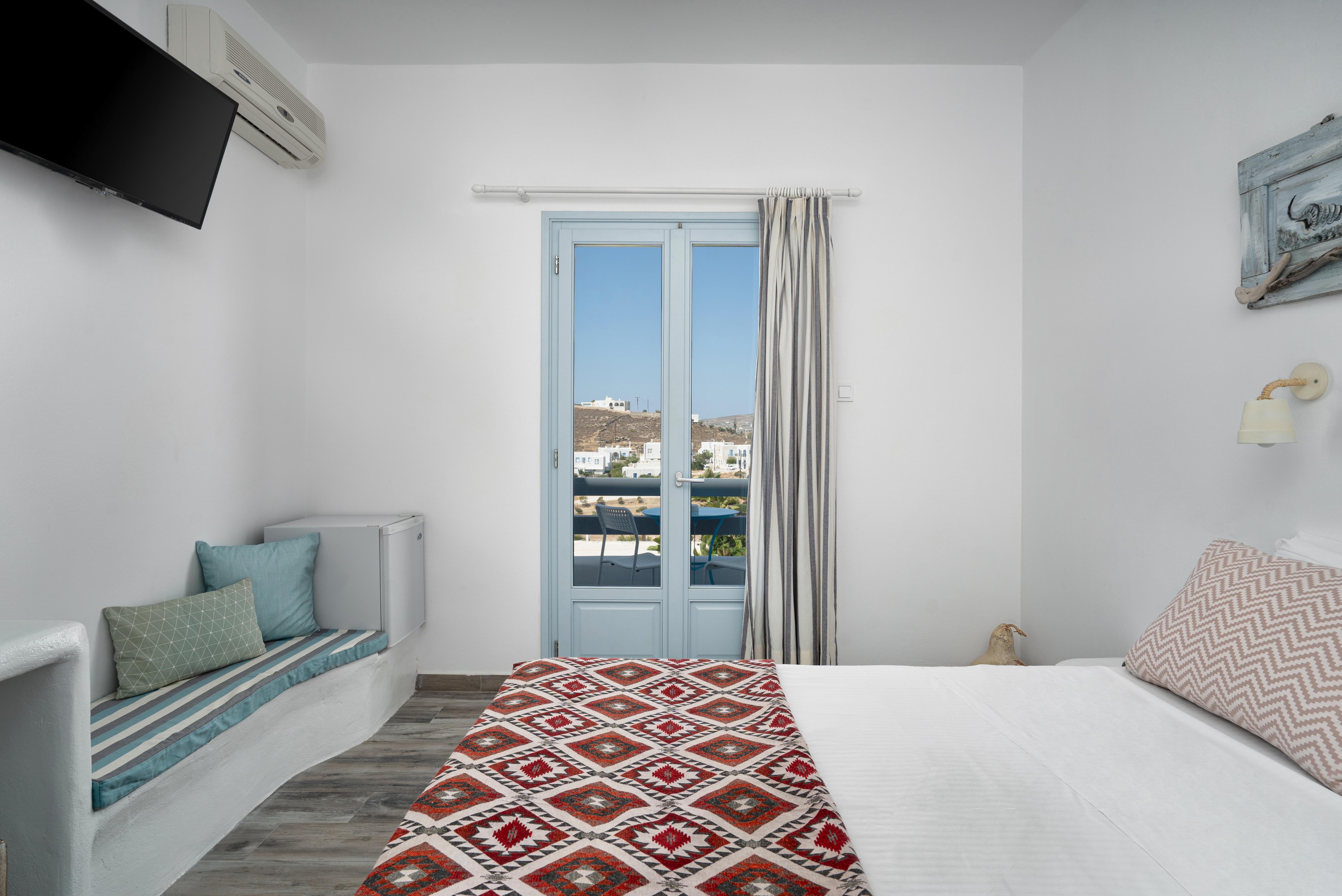 Hotel Iris ناوسا المظهر الخارجي الصورة