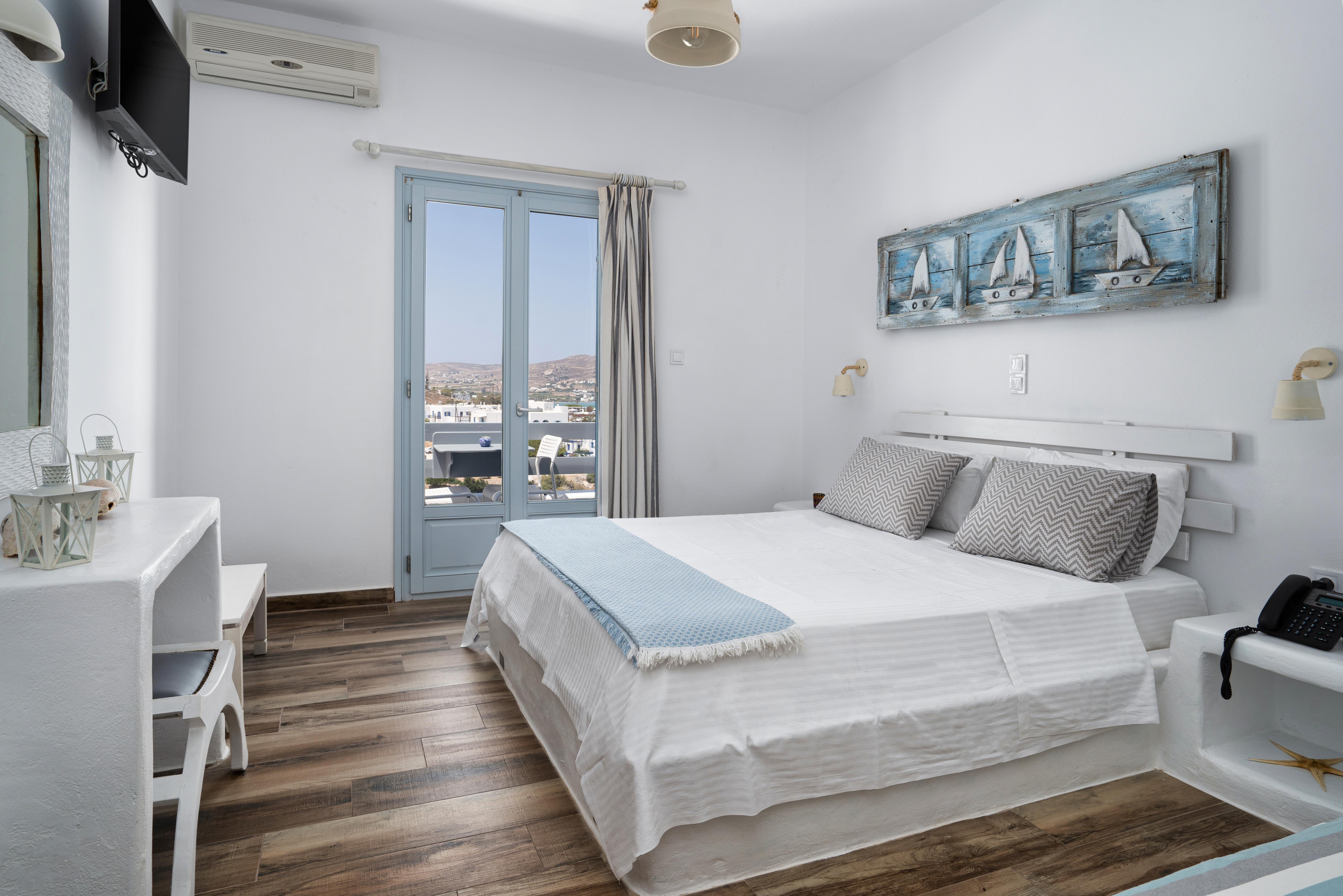Hotel Iris ناوسا المظهر الخارجي الصورة