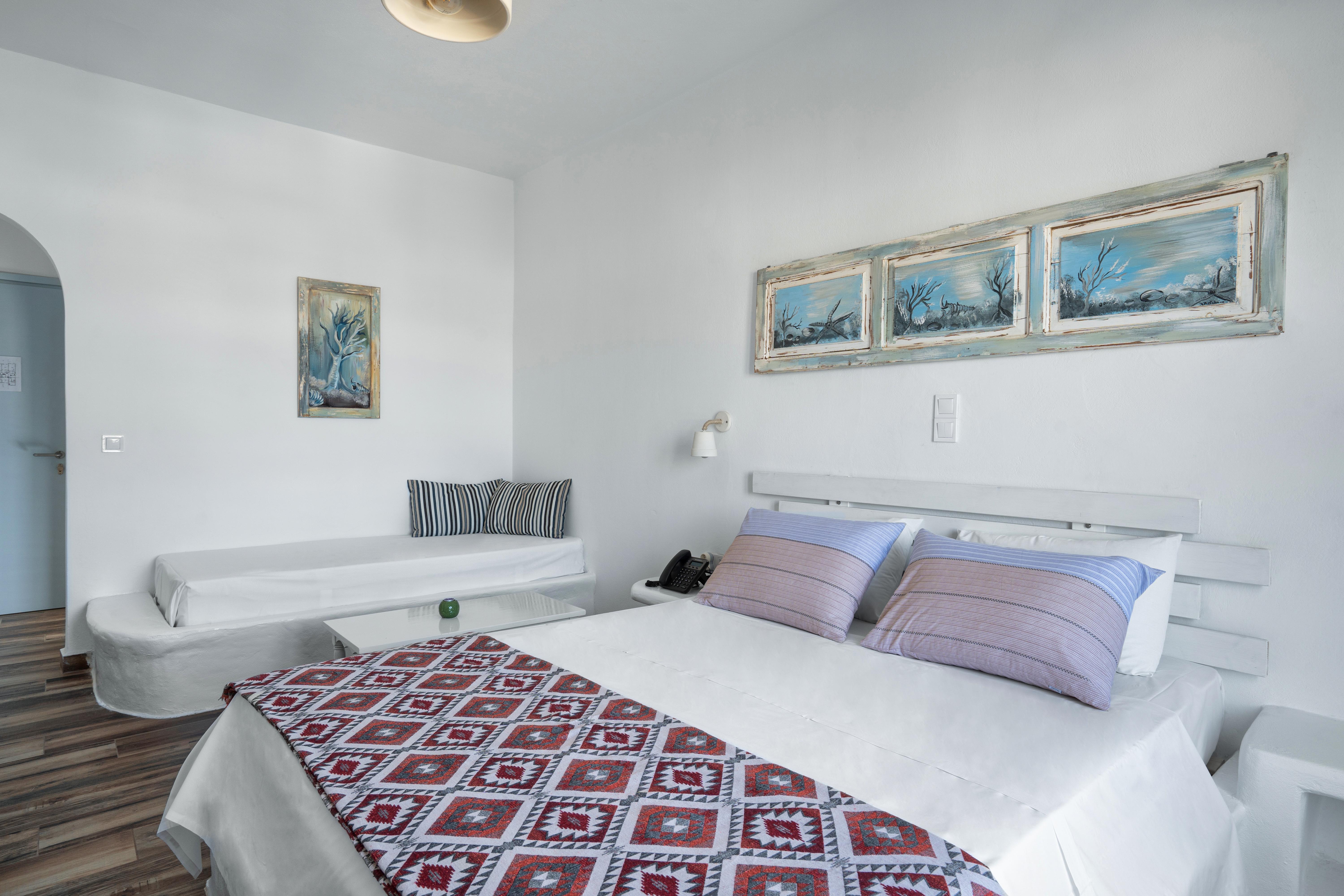Hotel Iris ناوسا المظهر الخارجي الصورة
