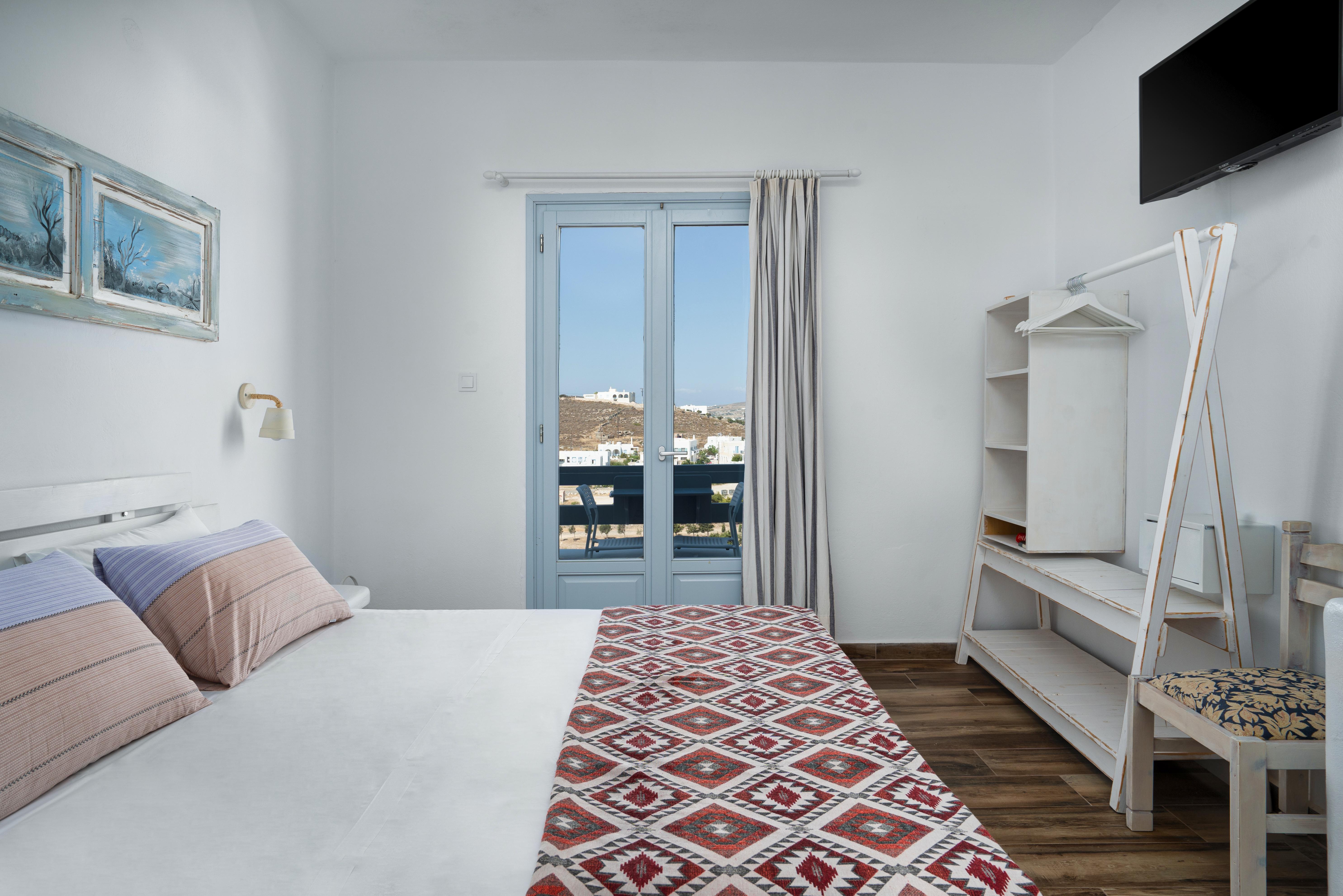 Hotel Iris ناوسا المظهر الخارجي الصورة