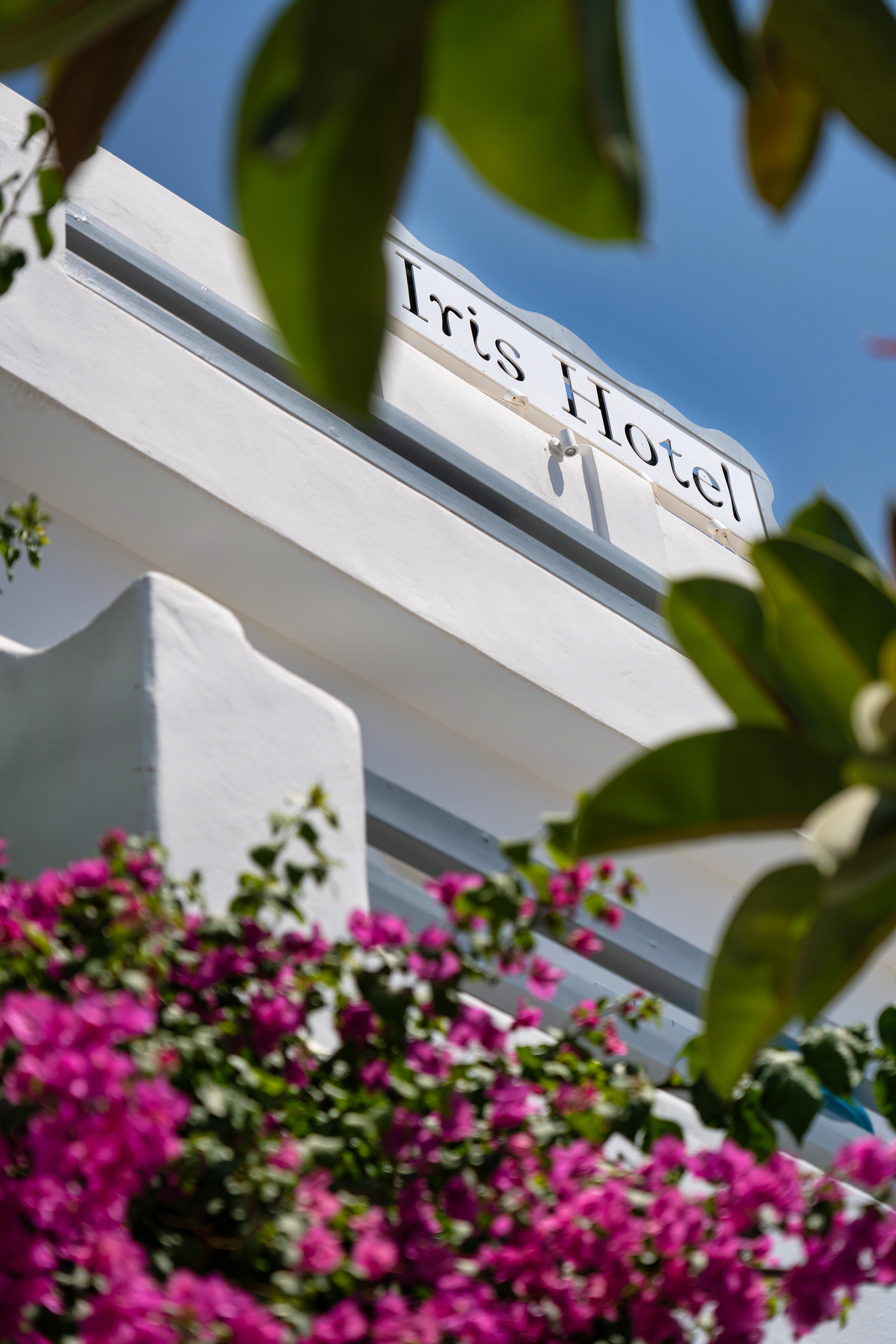 Hotel Iris ناوسا المظهر الخارجي الصورة
