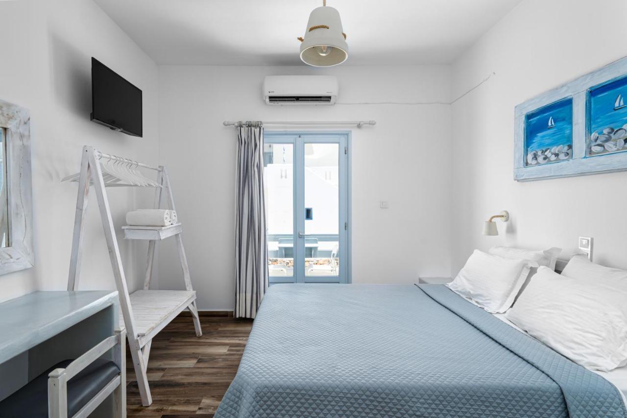 Hotel Iris ناوسا المظهر الخارجي الصورة