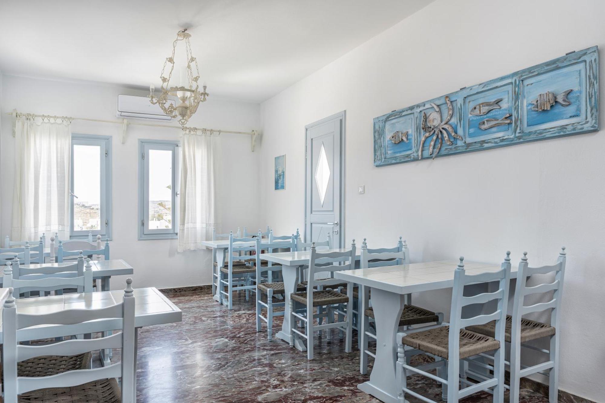 Hotel Iris ناوسا المظهر الخارجي الصورة